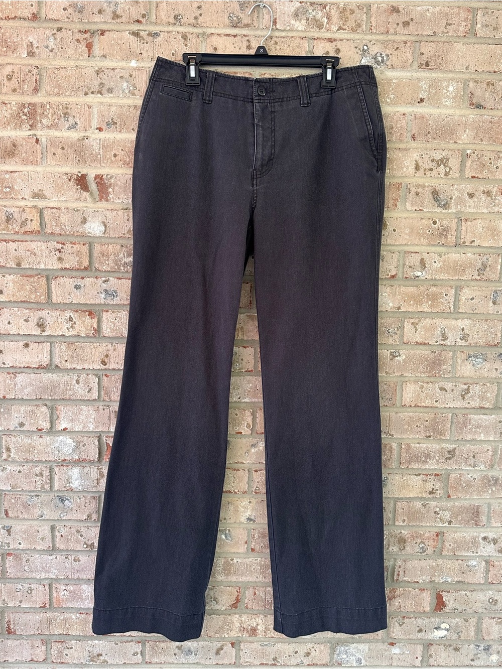 Women’s Eddie Bauer Vashon Fit Black Pants, 12
Tall